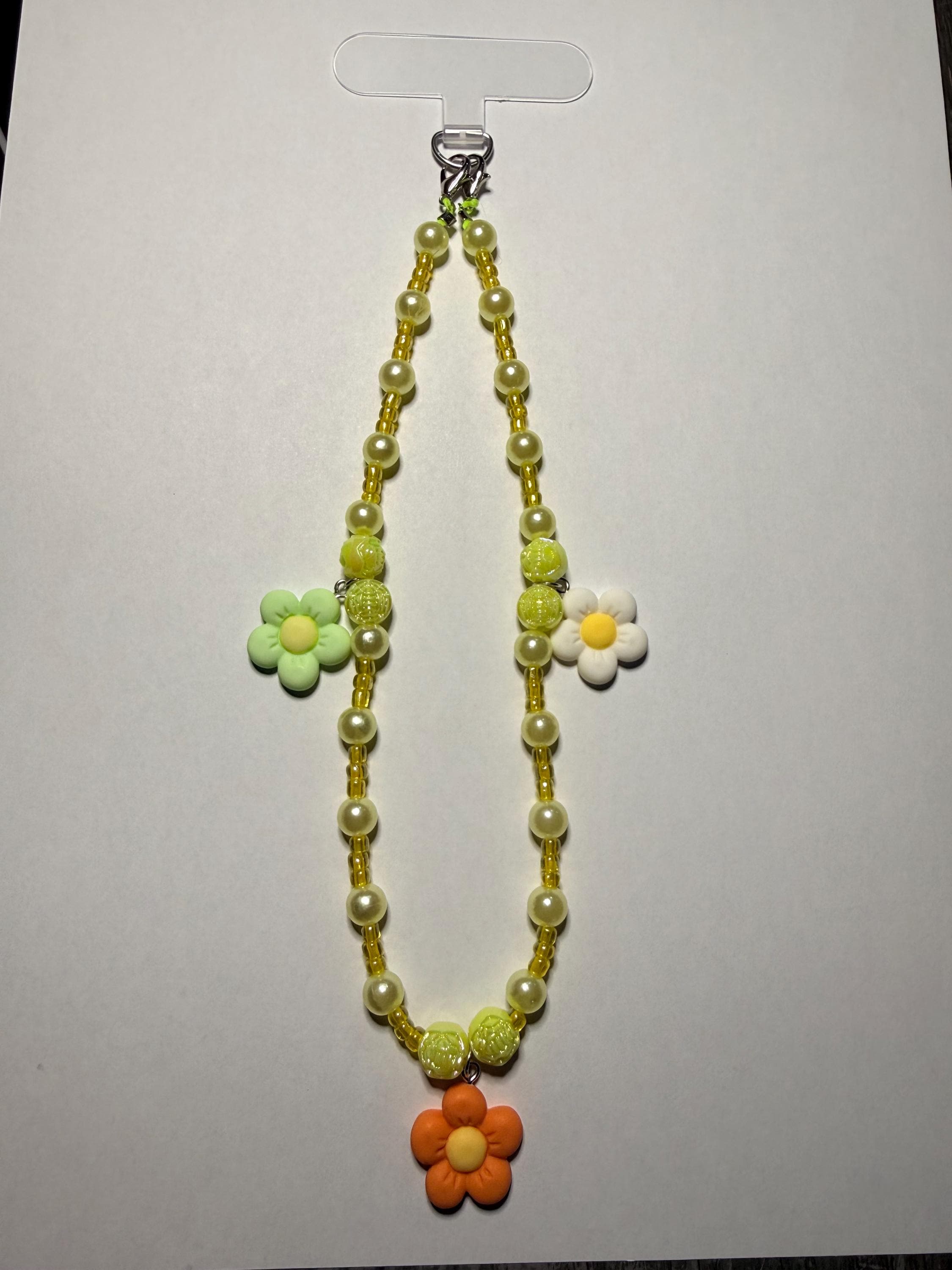 Daisy Love Phone Strap – Handmade Beaded Wrist Lanyard with Orange, Green and White Daisies, Green Tones, Anti-Theft Festival & Travel.